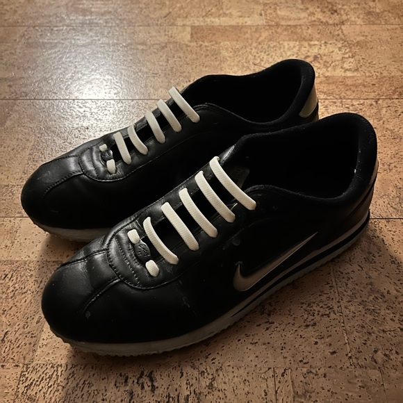 Nike Cortez - Picture 3 of 5
